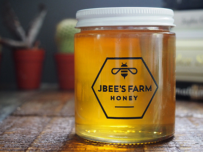 JBee's Farm Honey Logo