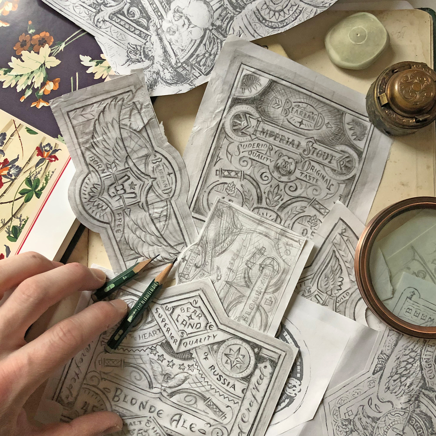 Label sketches bear label pencil