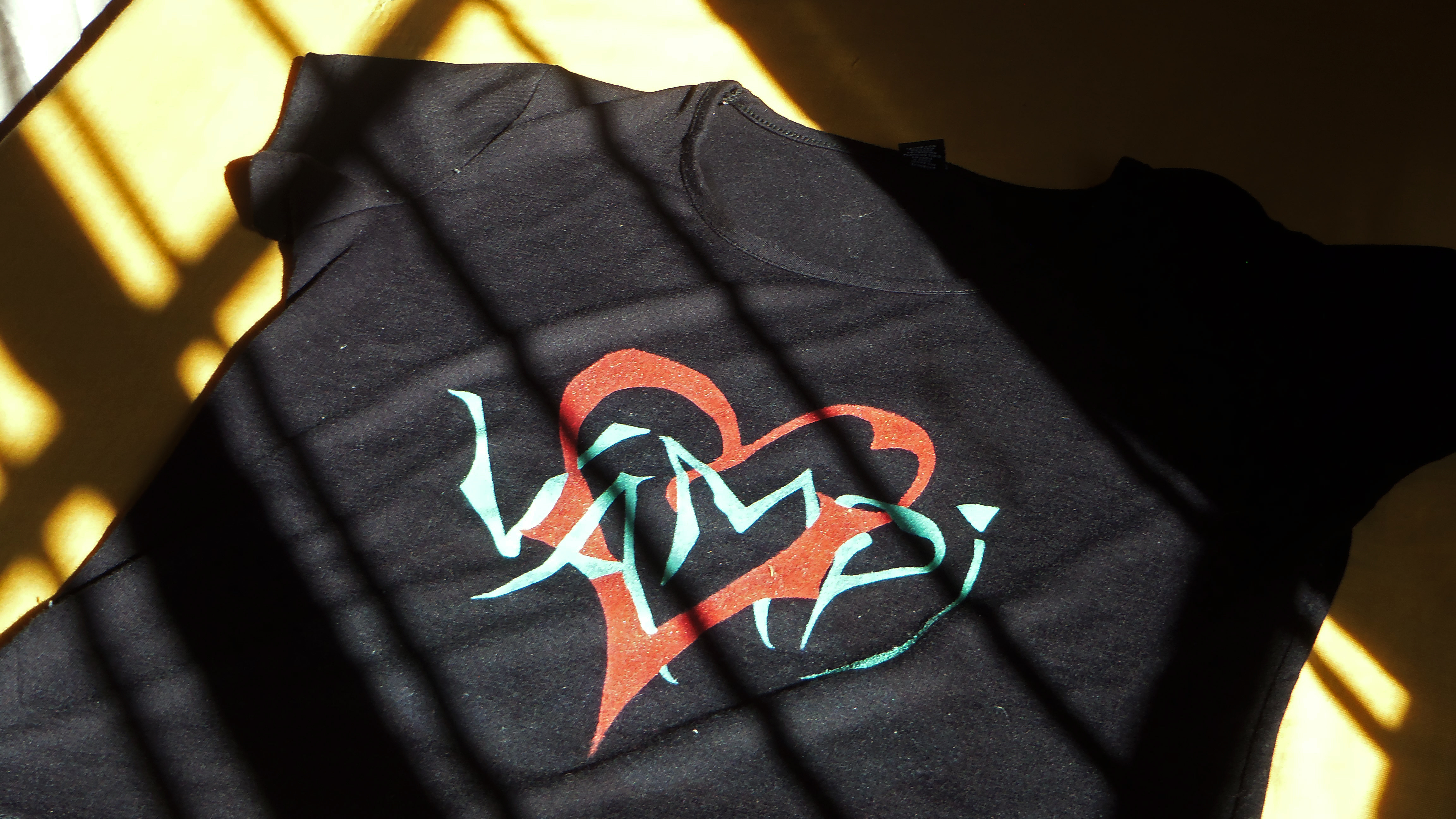 merchandise for a song apparel argentina babasonicos band graphic design hand painted merch merchandise music rock single song t shirt typography vampi