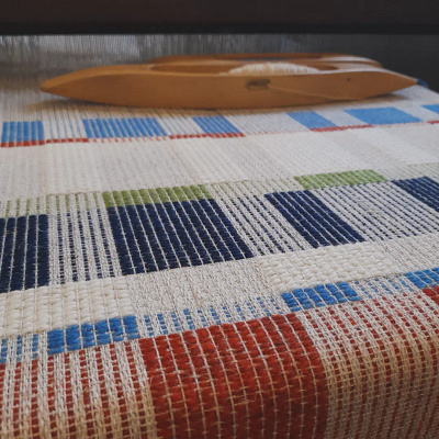 Handwoven halvdräll textiles for Helde | Handweaving Studio