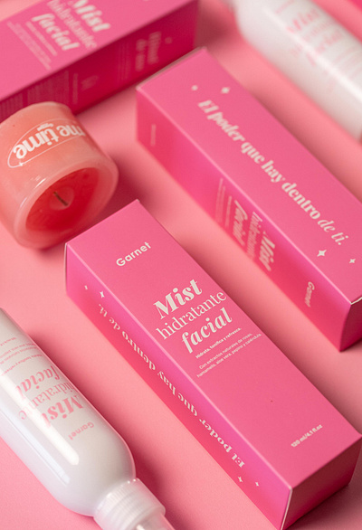 Garnet - Packing beauty branding design makeup packing women