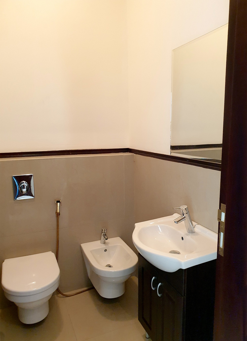 For rent Deir Ghbar Apartment - Image 14