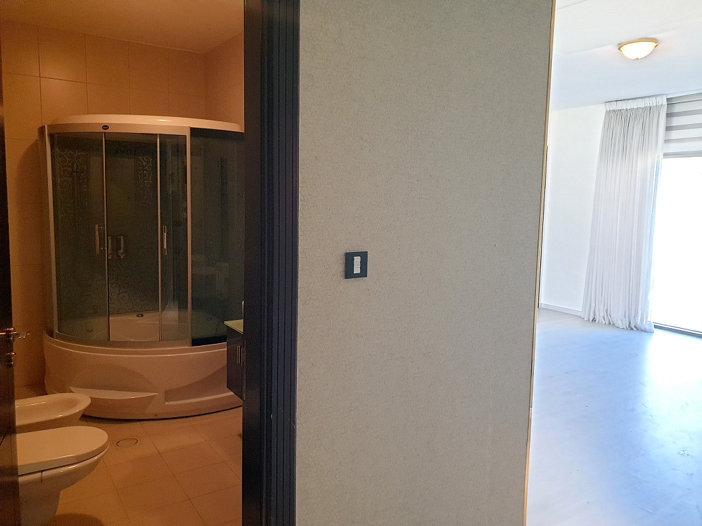 For rent Deir Ghbar Apartment - Image 9