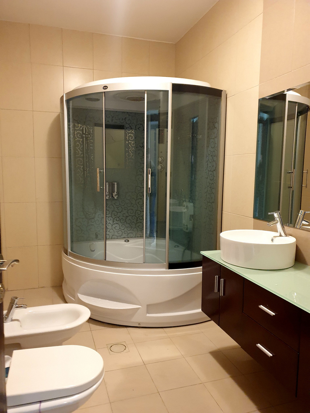 For rent Deir Ghbar Apartment - Image 13