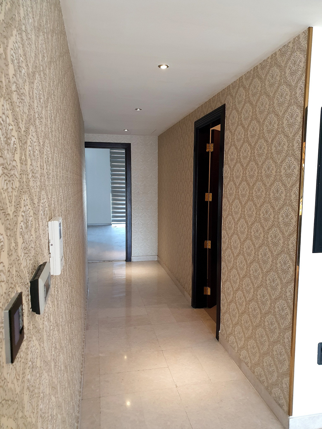 For rent Deir Ghbar Apartment - Image 11