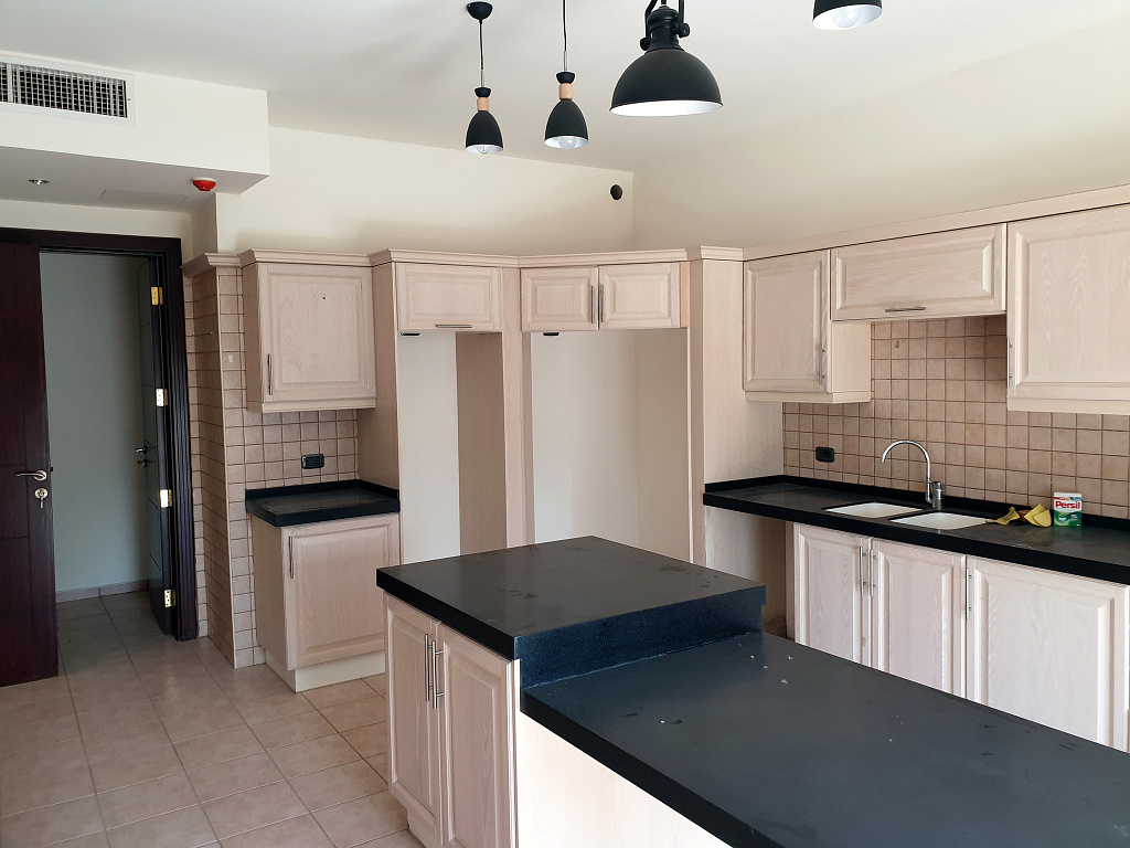 For rent Deir Ghbar Apartment - Image 5