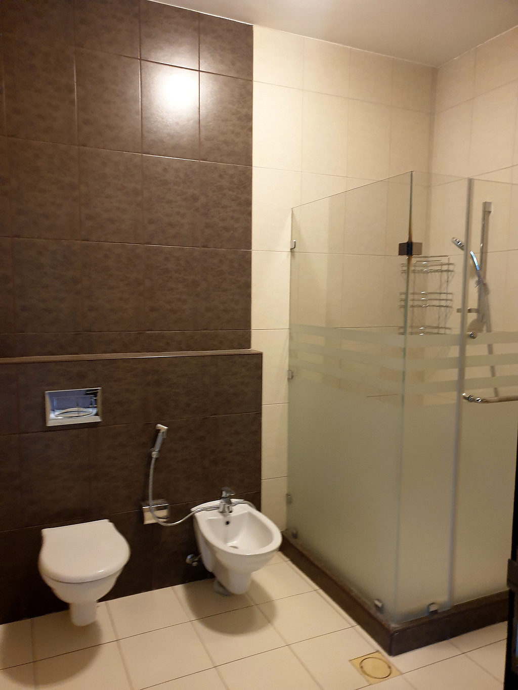 For rent Deir Ghbar Apartment - Image 12