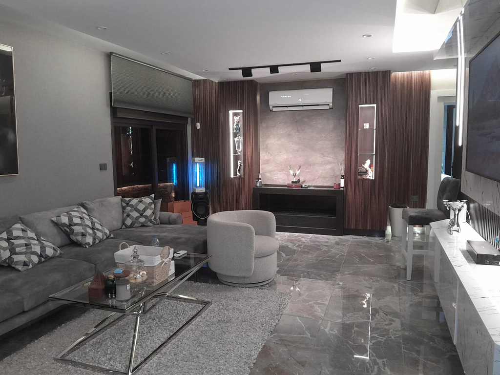 For rent Deir Ghbar Apartment - Image 1