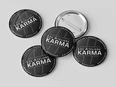 Les Ateliers Karma - Badge badge goodies promotion design