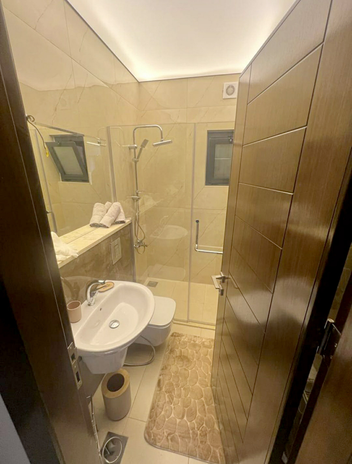 For rent 4th Circle Apartment - Image 10