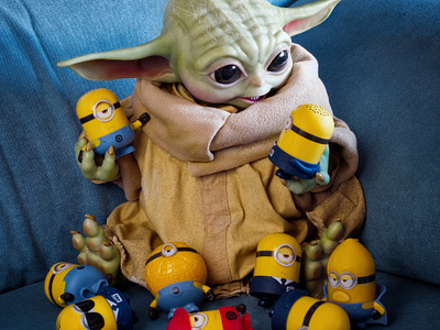 Grogu loves Minions! baby yoda grogu hot toys mcdonalds minions photography star wars toyphoto toyphotography toys