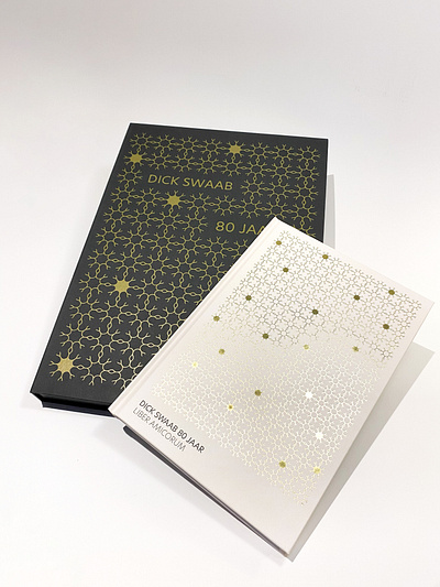 Bookdesign - Liber Amicorum for Prof. Dick Swaab abstract book cover book design brains dick swaab gold foil graphic design neurobiology neurons neuroscience