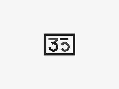 Number 35 Icon - Social Media Video Platform Symbol 35 logo 35 min logo bold number icon minimalist 35 logo number 35 number 35 icon number icon design number logo numbers mark saudi branding short video branding simple number logo شعار رقم شعار سعودي شعار عربي شعار منصة فيديو