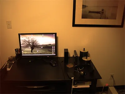 Simple, yet effective. computer desktop office