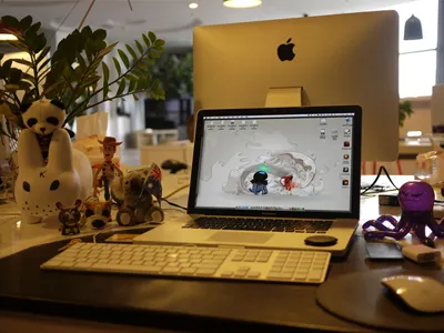 Office desk office toy workplace