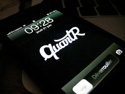 Quartr logo - iPhone black white company logo