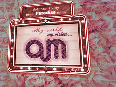 Welcome am billboard bulbs lights on typography