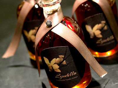 Custom Bottle Design - Lyndilla Vanilla Extract #2 design lyndilla manufacturing moatleymade product design vanilla extract