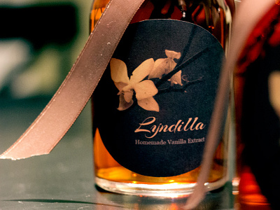 Custom Bottle Design - Lyndilla Vanilla Extract design lyndilla manufacturing moatleymade product design vanilla extract