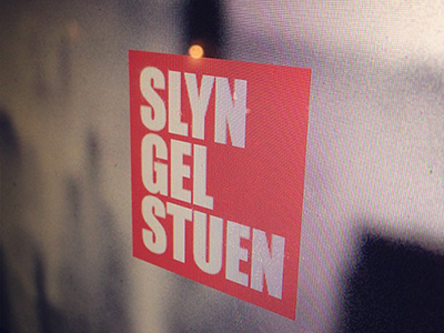 Slyngelstuen design font logo red typography