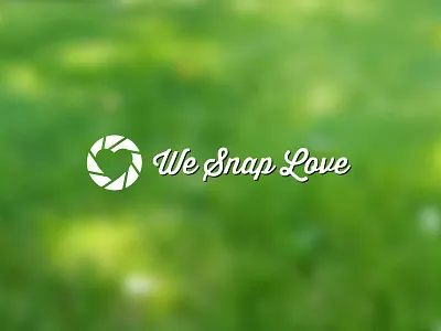 We Snap Love logo aperture heart logo