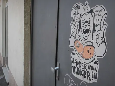 Paste up8 alien berlin bkopf bkopfone food friedrichshain paste street streetart up veganer meat