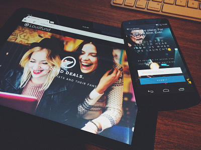 Loudfund - Now Mobile Friendly 3 android bootstrap design flat ios loudfund mobile phone responsive tablet