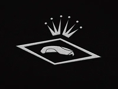 Deco Icon black and white carpenter crown design embroidered icon t shirt