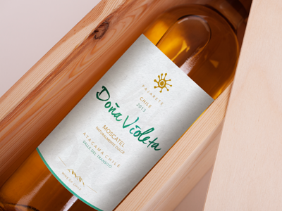 Doña Violeta branding chile lettering logo packging sun wine