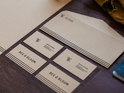 Bee & Bloom branding logo logotype mark stationery