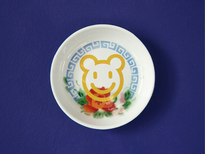 enamelled plate art barcelona bear concept plate smile spain vinyl