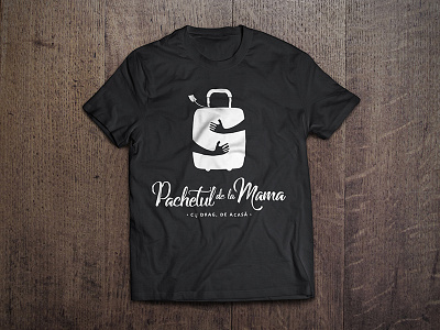 Pachetul de la Mama black branding identity logo pack parents service shirt students trolley wearing