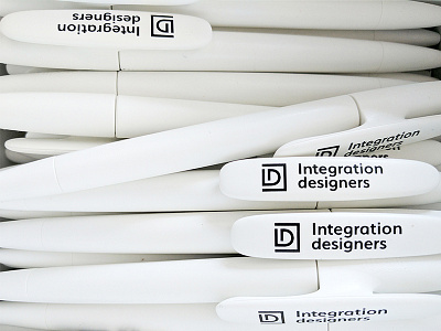 Integration designers black and white branding logo design pen