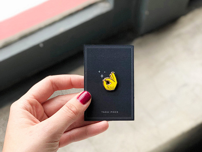 Tszuj Piece design emoji enamel hand metal ok ok hand pin sparkles tszuj