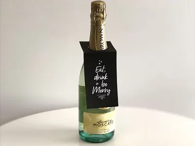 Eat, drink + be merry / free wine bottle gift tag download black christmas downloadable free gift tag silver typographic wine bottle