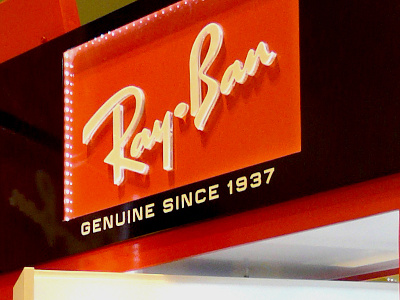 DISEÑO DE EXHIBIDORES pop punto de venta ray ban sunglasses tailor marketing