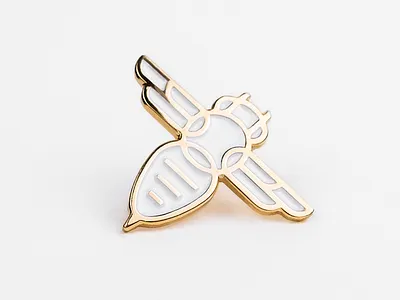 Bee bee gold pin white