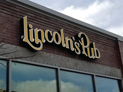 Lincoln's Pub Sign custom handlettering lincoln pub restaurant type