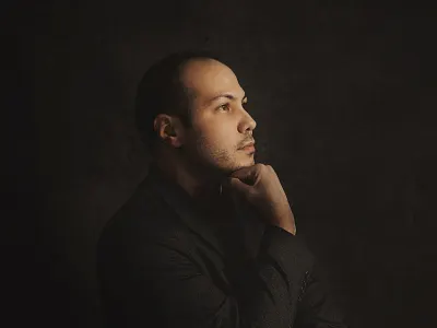 Epic portrait branding caravaggio chiaroscuro epic oil painting photo photography photoshoot portrait profile scene