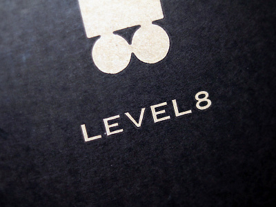 LEVEL 8 Suitcase level 8 logo