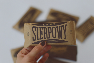 Lewy Sierpowy bar logotype bar lewy sierpowy logo logotype paper raw vegan vintage zmiany zmiany