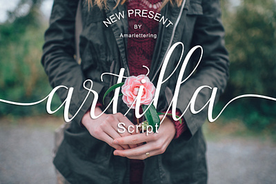 Font Artilla Script