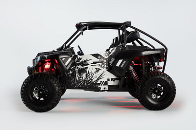 Custom Illustrated Polaris RZR - Michigan Wildlife animals art direction atv buck design drawing dunes full circle graphic design hand drawn hawk illustration michigan off road outdoors pike sparrow tech wolf