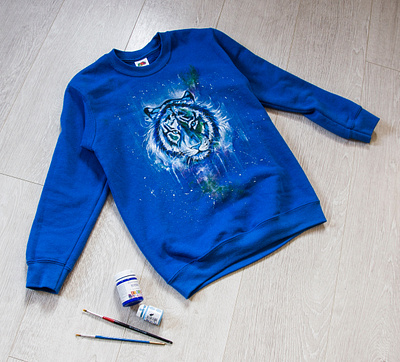 hand-painted sweatshirt, tiger. apparel design drawing fashion hand painted handmade paint painting style wear