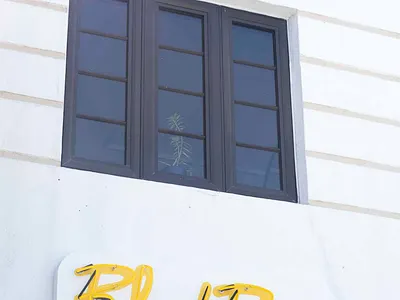 Neon Sign logo neon sign yellow