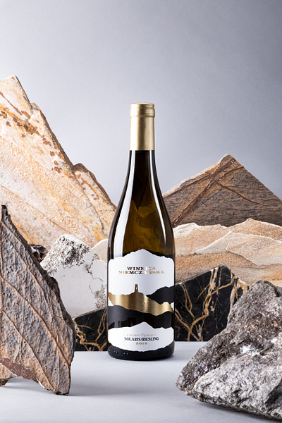 Winnica Niemczańska branding chytry design foxtrot studio foxtrotstudio label design packaging design packagingdesign poland set design wine label wine label design wine labels wine packaging