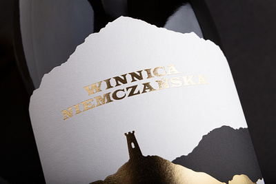 Winnica Niemczańska foxtrot foxtrot studio foxtrotstudio label label design labeldesign package design packaging packaging design poland wine bottle wine branding wine label wine label design