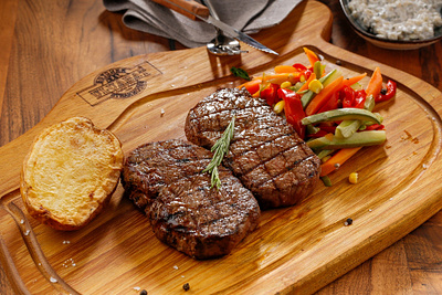 Premium steaks to order online From Beck and Bulow buy meat online meat service