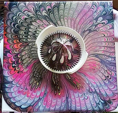 STRAINER SPLIT CUP POUR abstract acrylic painting artwork dirty pouring fluid acrylic fluid art fluid pouring illustration splitcuppour