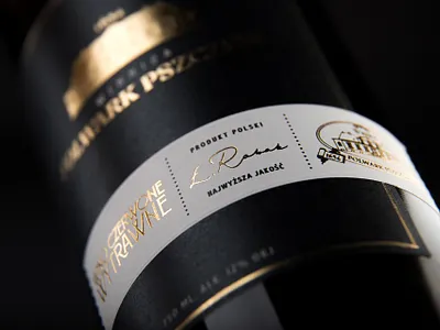 Folwark Pszczew foxtrot foxtrot studio foxtrotstudio label label design labeldesign package design packaging packaging design poland wine bottle wine branding wine label wine label design